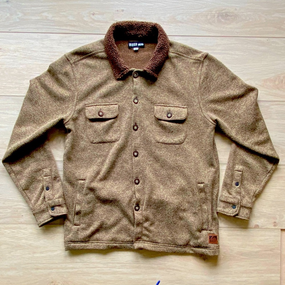 Men’s large REEF brand fleece button jacket